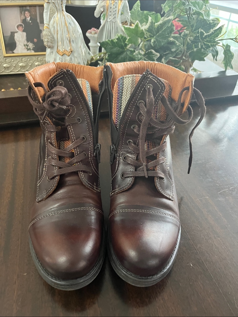 Taos Footwear Men's Brown Leather Lace-Up Boots with Multicolor Knit Tongue